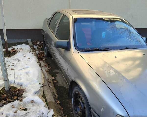 Серый Опель Вектра, объемом двигателя 1.6 л и пробегом 360 тыс. км за 685 $, фото 1 на Automoto.ua