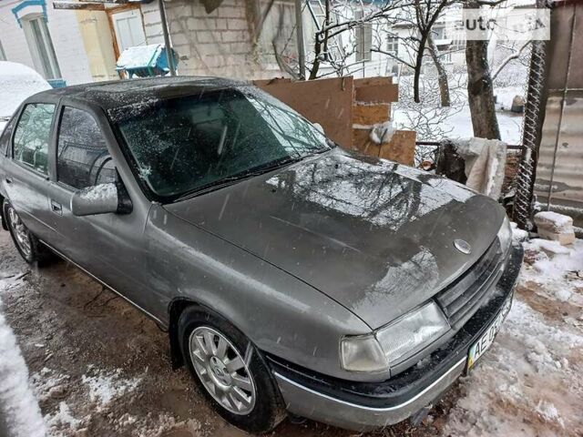 Сірий Опель Вектра, об'ємом двигуна 2 л та пробігом 400 тис. км за 1375 $, фото 1 на Automoto.ua