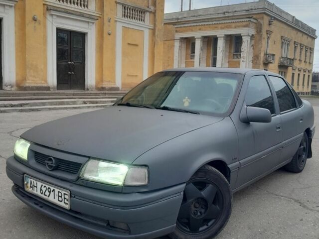 Сірий Опель Вектра, об'ємом двигуна 2 л та пробігом 189 тис. км за 1174 $, фото 1 на Automoto.ua