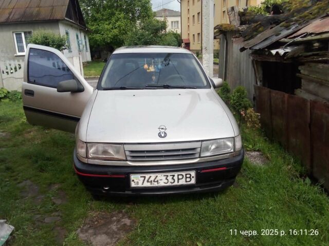 Серый Опель Вектра, объемом двигателя 1 л и пробегом 1 тыс. км за 950 $, фото 1 на Automoto.ua