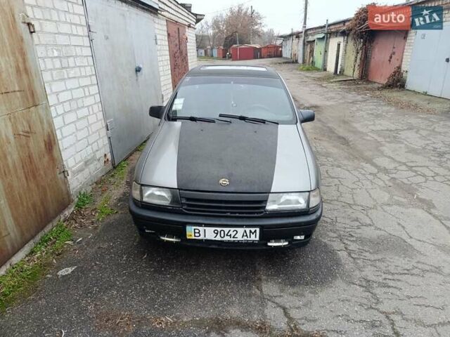 Сірий Опель Вектра, об'ємом двигуна 1.8 л та пробігом 380 тис. км за 1800 $, фото 1 на Automoto.ua