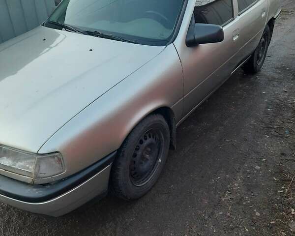 Серый Опель Вектра, объемом двигателя 1.8 л и пробегом 267 тыс. км за 1850 $, фото 1 на Automoto.ua