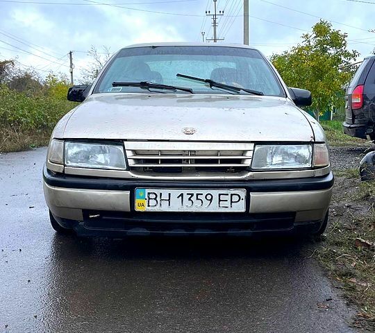 Сірий Опель Вектра, об'ємом двигуна 1.6 л та пробігом 123 тис. км за 950 $, фото 1 на Automoto.ua