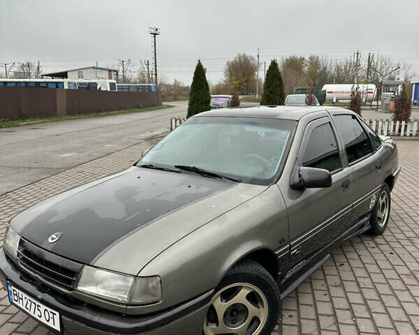 Сірий Опель Вектра, об'ємом двигуна 1.6 л та пробігом 270 тис. км за 1600 $, фото 1 на Automoto.ua