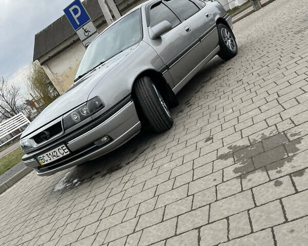 Сірий Опель Вектра, об'ємом двигуна 1.8 л та пробігом 500 тис. км за 3000 $, фото 1 на Automoto.ua