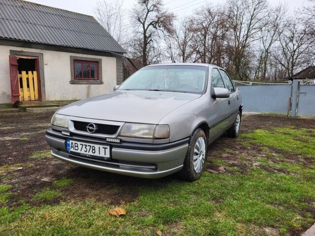 Серый Опель Вектра, объемом двигателя 1.6 л и пробегом 300 тыс. км за 1800 $, фото 1 на Automoto.ua