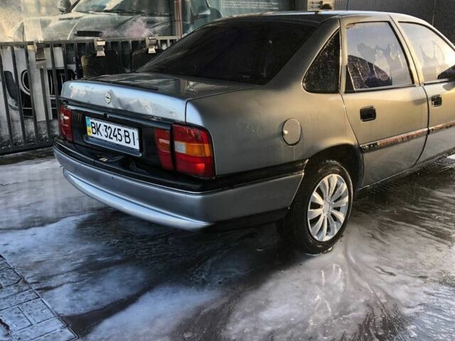 Сірий Опель Вектра, об'ємом двигуна 0 л та пробігом 333 тис. км за 700 $, фото 1 на Automoto.ua