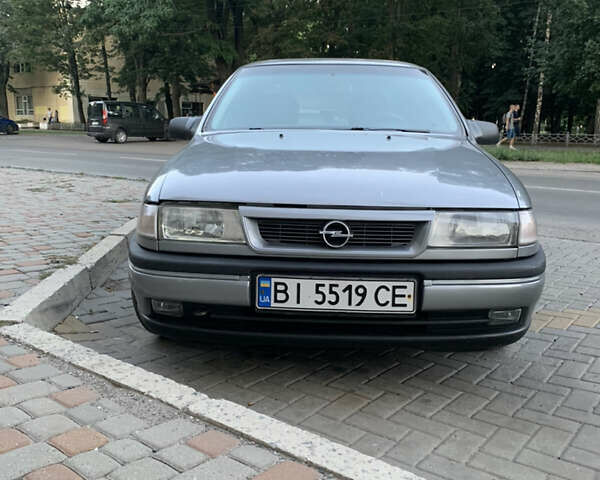 Серый Опель Вектра, объемом двигателя 1.8 л и пробегом 350 тыс. км за 1000 $, фото 1 на Automoto.ua