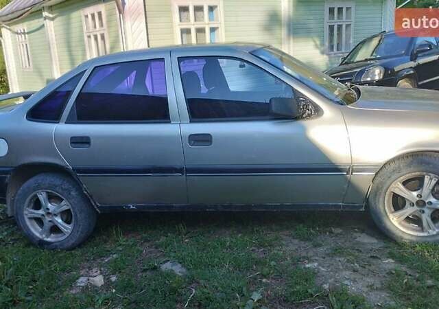 Сірий Опель Вектра, об'ємом двигуна 1.8 л та пробігом 270 тис. км за 1200 $, фото 1 на Automoto.ua