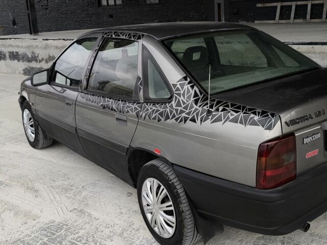 Серый Опель Вектра, объемом двигателя 1.6 л и пробегом 444 тыс. км за 899 $, фото 1 на Automoto.ua