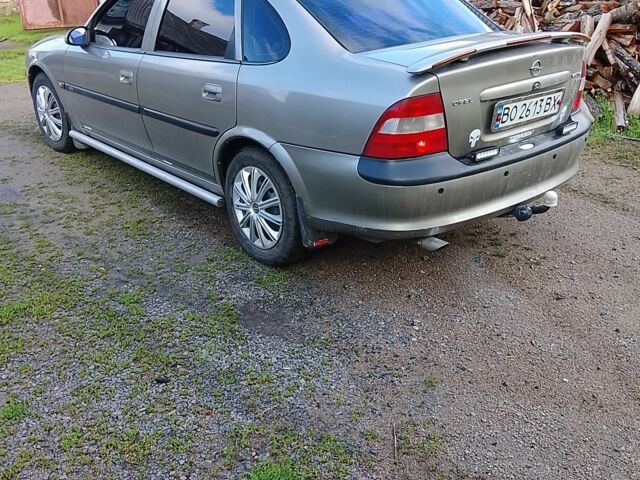 Серый Опель Вектра, объемом двигателя 1.8 л и пробегом 1 тыс. км за 2000 $, фото 1 на Automoto.ua