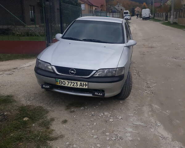 Серый Опель Вектра, объемом двигателя 1.7 л и пробегом 280 тыс. км за 2000 $, фото 1 на Automoto.ua