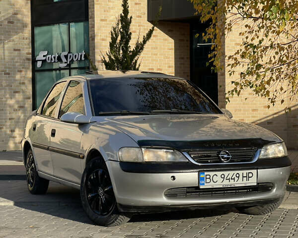 Серый Опель Вектра, объемом двигателя 1.6 л и пробегом 332 тыс. км за 1870 $, фото 1 на Automoto.ua