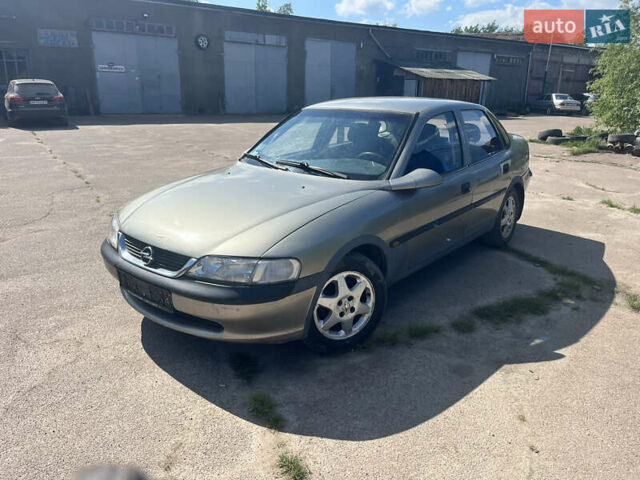 Серый Опель Вектра, объемом двигателя 1.6 л и пробегом 195 тыс. км за 1500 $, фото 1 на Automoto.ua