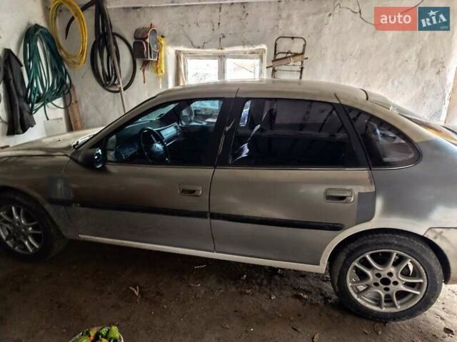 Серый Опель Вектра, объемом двигателя 2.5 л и пробегом 500 тыс. км за 1700 $, фото 1 на Automoto.ua
