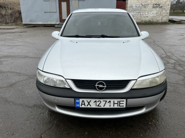 Серый Опель Вектра, объемом двигателя 1.8 л и пробегом 356 тыс. км за 1750 $, фото 1 на Automoto.ua