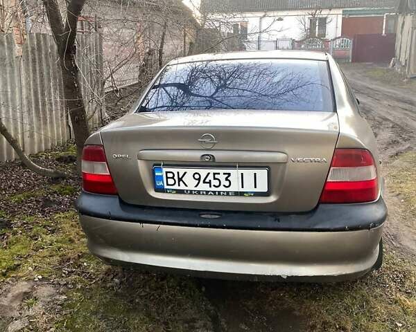Серый Опель Вектра, объемом двигателя 1.6 л и пробегом 350 тыс. км за 1000 $, фото 1 на Automoto.ua