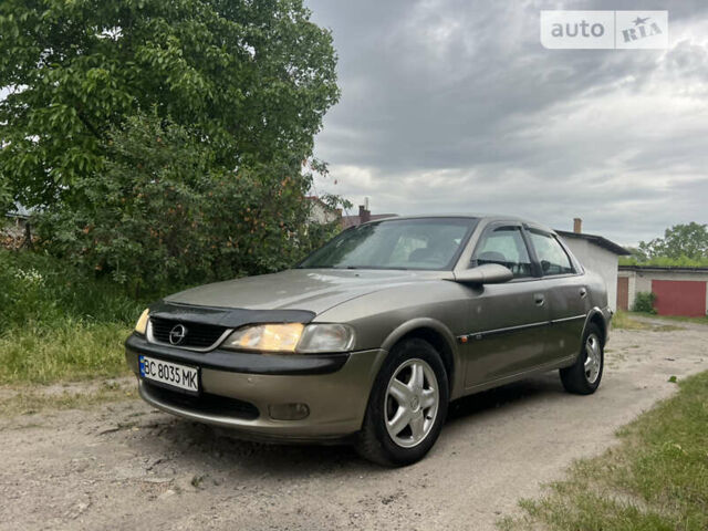 Сірий Опель Вектра, об'ємом двигуна 1.8 л та пробігом 300 тис. км за 1999 $, фото 1 на Automoto.ua