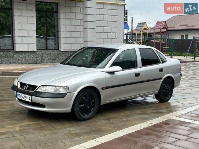 Серый Опель Вектра, объемом двигателя 1.8 л и пробегом 300 тыс. км за 1200 $, фото 1 на Automoto.ua