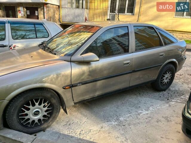 Сірий Опель Вектра, об'ємом двигуна 1.8 л та пробігом 311 тис. км за 1900 $, фото 1 на Automoto.ua