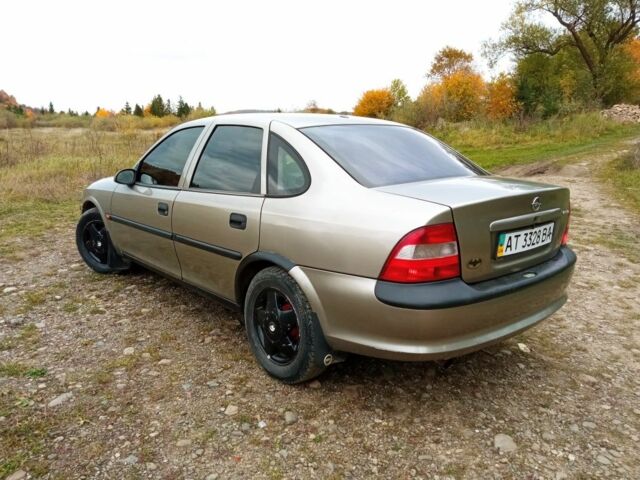 Опель Вектра 1996 в Надворной на Automoto.ua Серый Опель Вектра, объемом двигателя 1.6 л и пробегом 392 тыс. км за 1730 $, фото 1 на Automoto.ua