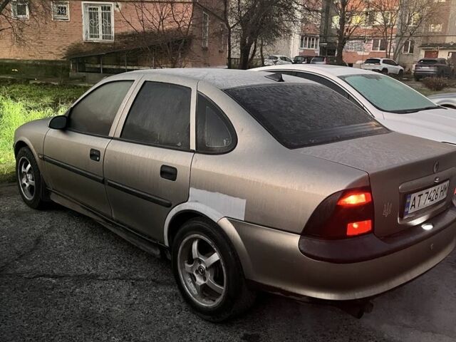 Серый Опель Вектра, объемом двигателя 1.6 л и пробегом 480 тыс. км за 1800 $, фото 1 на Automoto.ua