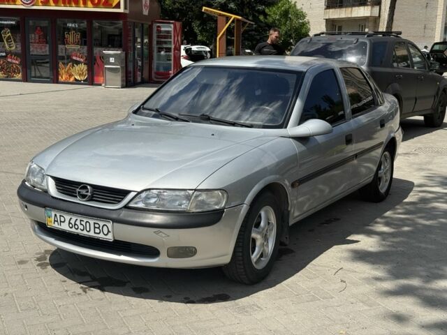 Серый Опель Вектра, объемом двигателя 0 л и пробегом 250 тыс. км за 2499 $, фото 1 на Automoto.ua