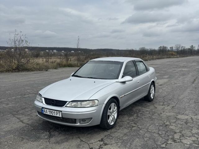 Сірий Опель Вектра, об'ємом двигуна 2 л та пробігом 319 тис. км за 1750 $, фото 1 на Automoto.ua