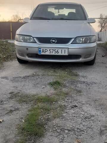 Серый Опель Вектра, объемом двигателя 1.6 л и пробегом 300 тыс. км за 3100 $, фото 1 на Automoto.ua