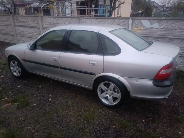 Серый Опель Вектра, объемом двигателя 2 л и пробегом 237 тыс. км за 2200 $, фото 1 на Automoto.ua