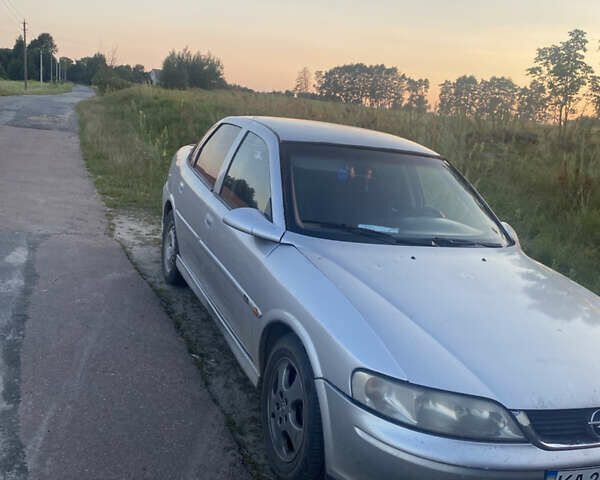 Сірий Опель Вектра, об'ємом двигуна 2 л та пробігом 200 тис. км за 2300 $, фото 1 на Automoto.ua