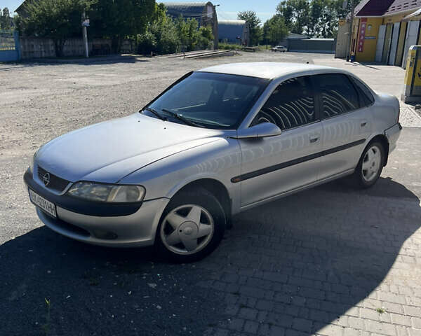 Сірий Опель Вектра, об'ємом двигуна 1.8 л та пробігом 288 тис. км за 2450 $, фото 1 на Automoto.ua