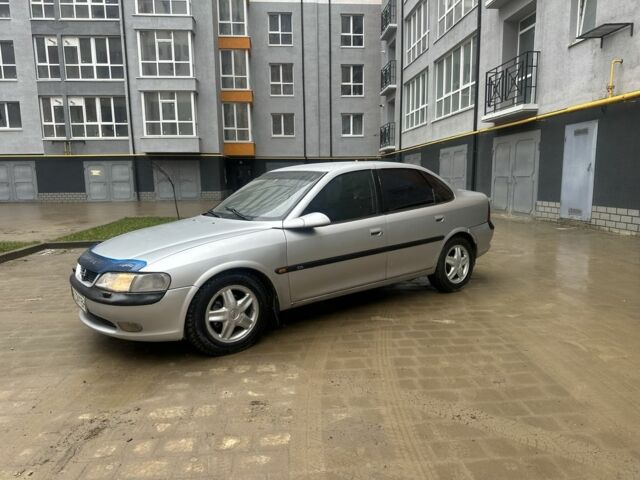 Сірий Опель Вектра, об'ємом двигуна 1.8 л та пробігом 242 тис. км за 1999 $, фото 1 на Automoto.ua