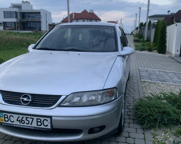 Сірий Опель Вектра, об'ємом двигуна 2.5 л та пробігом 338 тис. км за 2200 $, фото 1 на Automoto.ua