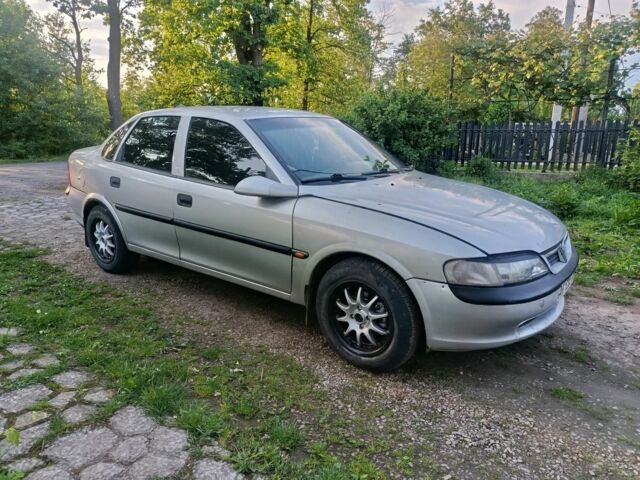 Сірий Опель Вектра, об'ємом двигуна 0 л та пробігом 316 тис. км за 1600 $, фото 1 на Automoto.ua