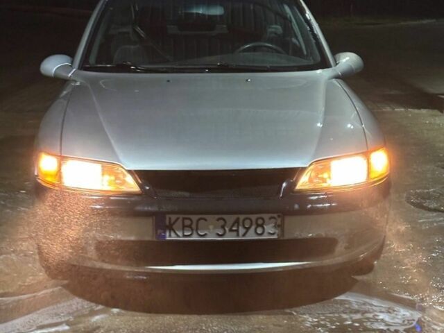 Сірий Опель Вектра, об'ємом двигуна 1.6 л та пробігом 200 тис. км за 800 $, фото 1 на Automoto.ua