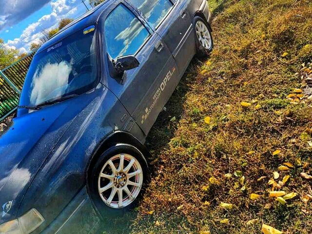 Серый Опель Вектра, объемом двигателя 2 л и пробегом 0 тыс. км за 950 $, фото 1 на Automoto.ua