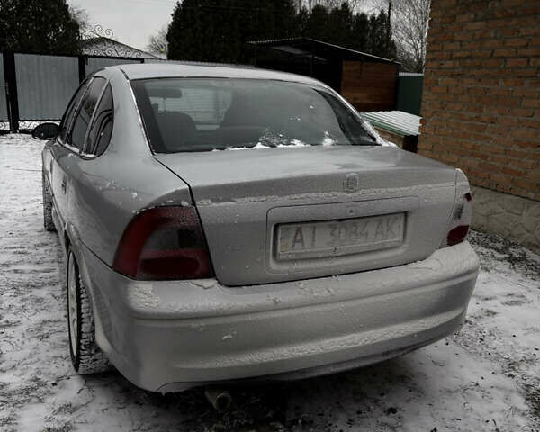 Серый Опель Вектра, объемом двигателя 1.8 л и пробегом 385 тыс. км за 2200 $, фото 1 на Automoto.ua
