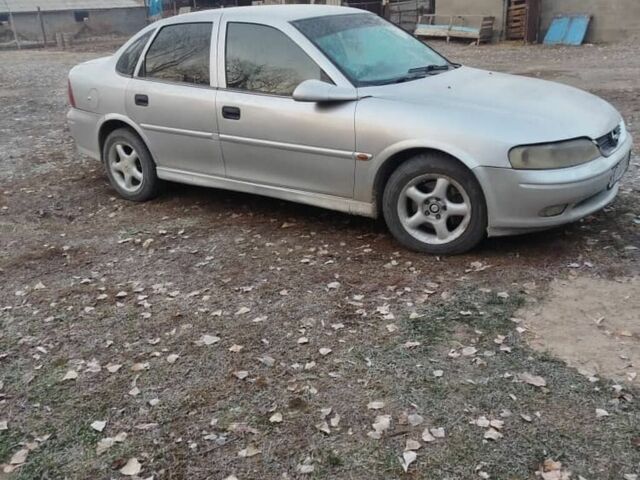 Серый Опель Вектра, объемом двигателя 2 л и пробегом 215 тыс. км за 553 $, фото 1 на Automoto.ua