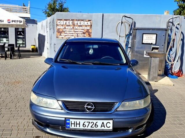 Сірий Опель Вектра, об'ємом двигуна 2 л та пробігом 300 тис. км за 3500 $, фото 1 на Automoto.ua