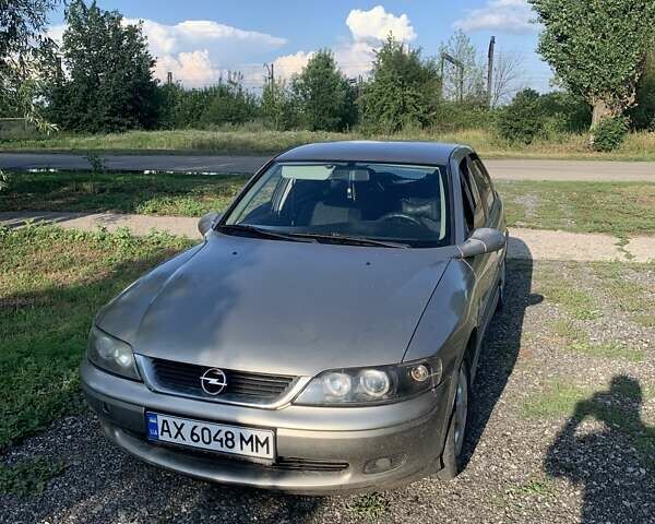 Серый Опель Вектра, объемом двигателя 1.8 л и пробегом 340 тыс. км за 2500 $, фото 1 на Automoto.ua