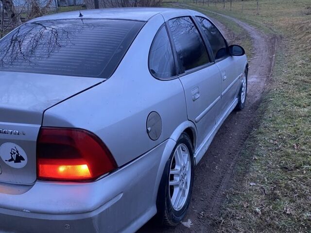 Сірий Опель Вектра, об'ємом двигуна 2 л та пробігом 3 тис. км за 1100 $, фото 1 на Automoto.ua