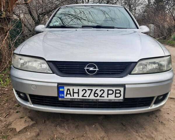 Сірий Опель Вектра, об'ємом двигуна 2 л та пробігом 295 тис. км за 3500 $, фото 1 на Automoto.ua