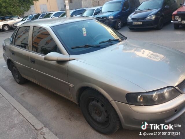 Сірий Опель Вектра, об'ємом двигуна 1 л та пробігом 100 тис. км за 1750 $, фото 1 на Automoto.ua