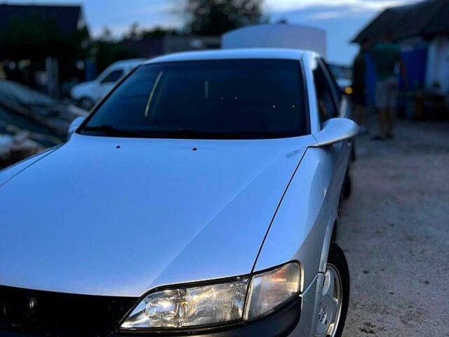 Серый Опель Вектра, объемом двигателя 1.6 л и пробегом 282 тыс. км за 3000 $, фото 1 на Automoto.ua