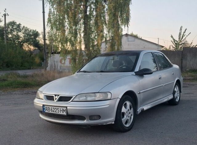 Сірий Опель Вектра, об'ємом двигуна 1.8 л та пробігом 298 тис. км за 1958 $, фото 1 на Automoto.ua