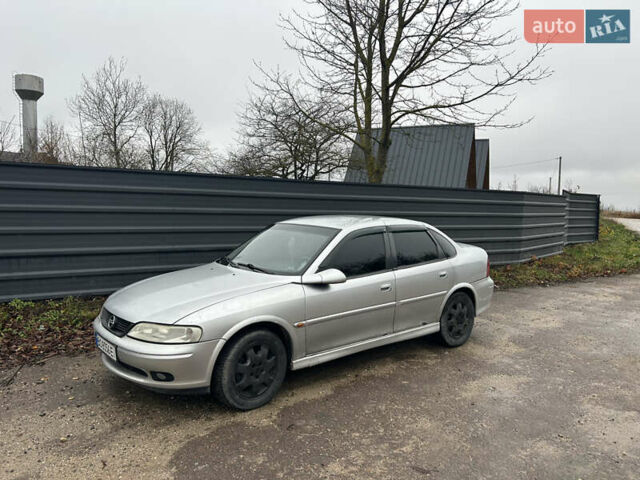 Серый Опель Вектра, объемом двигателя 2 л и пробегом 392 тыс. км за 2750 $, фото 1 на Automoto.ua