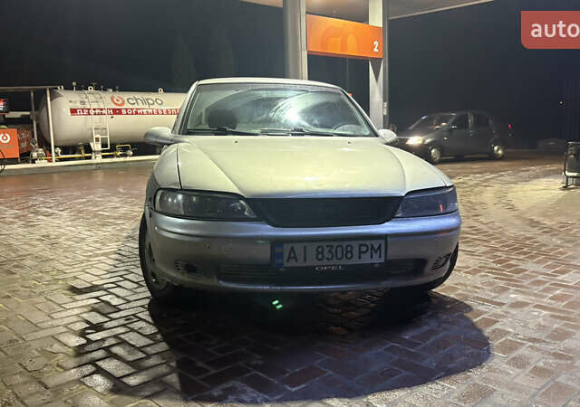 Сірий Опель Вектра, об'ємом двигуна 1.8 л та пробігом 320 тис. км за 1950 $, фото 1 на Automoto.ua
