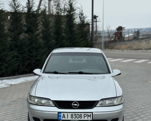 Серый Опель Вектра, объемом двигателя 1.79 л и пробегом 383 тыс. км за 2650 $, фото 1 на Automoto.ua