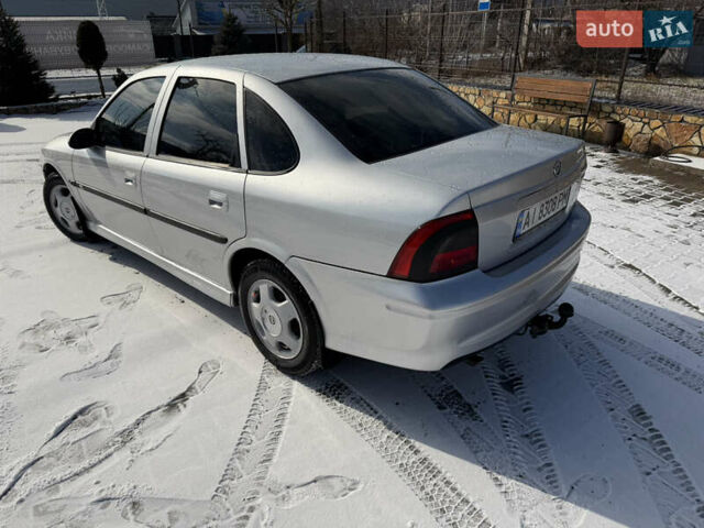 Серый Опель Вектра, объемом двигателя 1.79 л и пробегом 384 тыс. км за 2650 $, фото 1 на Automoto.ua